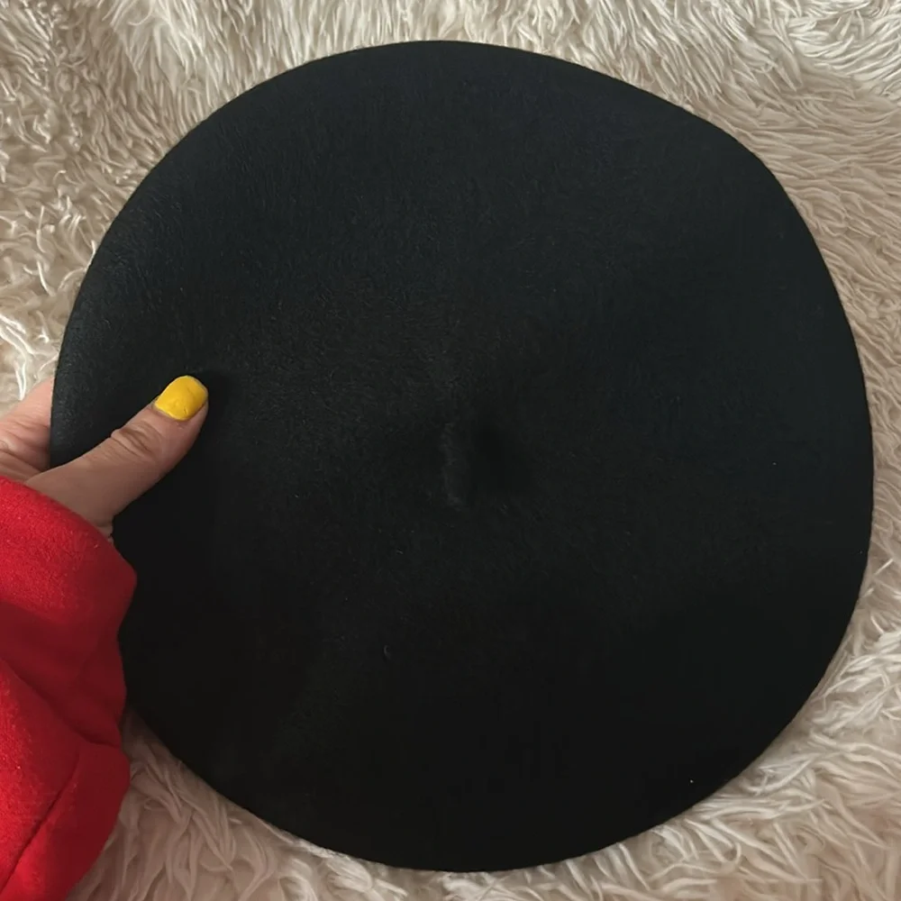 Unisex Classic Black Wool Beret NWT